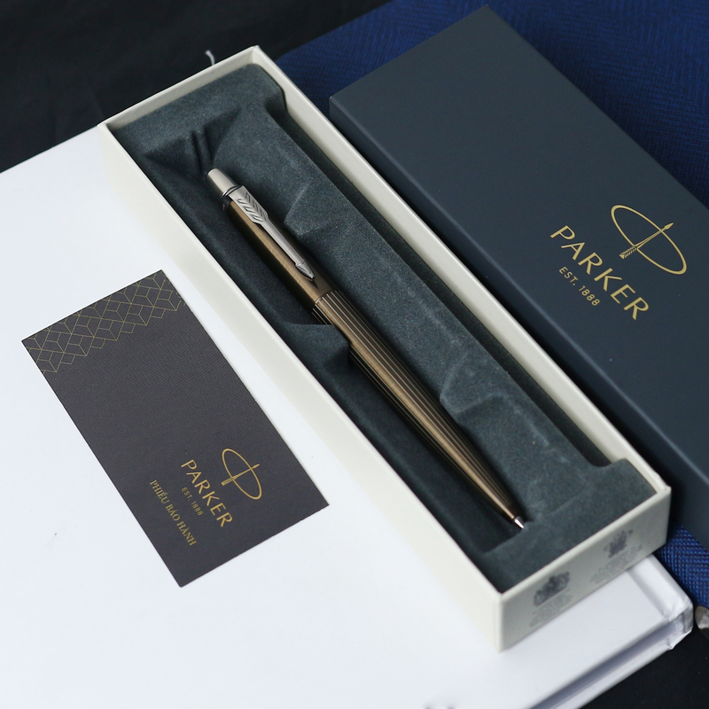 Bút Bi Parker Jotter PRM Đ-BRW PTP CT TB6-1953418 8 bút bi Parker Jotter PRM Đ-BRW PTP CT TB6-1953418
