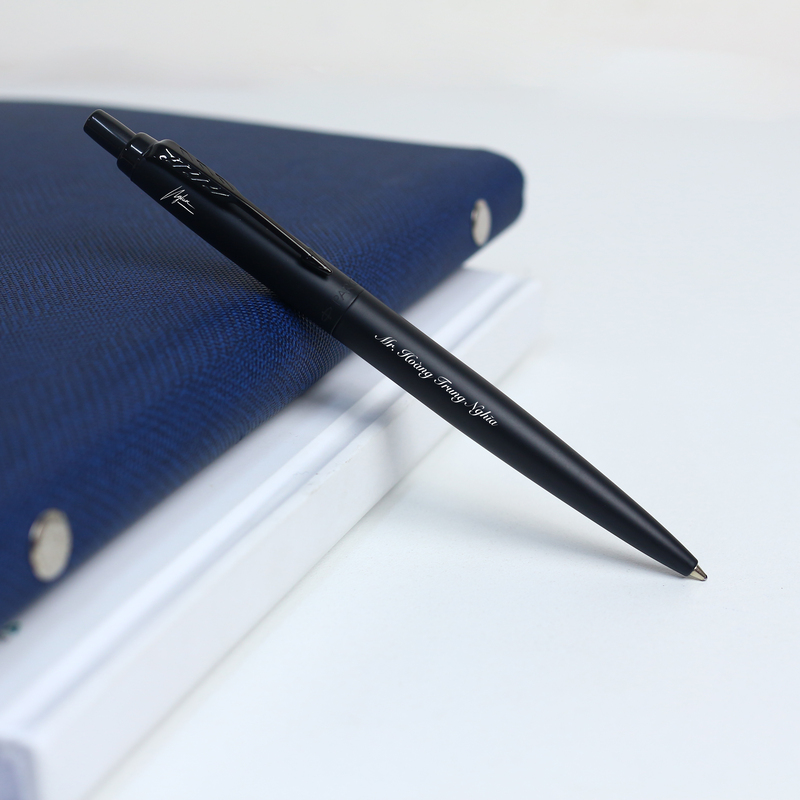 Bút bi Parker Jotter XL X-MN Black BT TB6-2122657 10 Bút bi Parker Jotter XL X-MN Black BT TB6-2122657