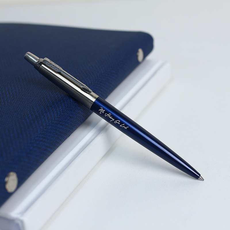 Bút Bi Parker Jotter Đ-Royal Blue CT TB6-1953347 12 mo ta but bi parker jotter d royal blue ct tb6 1953347 8