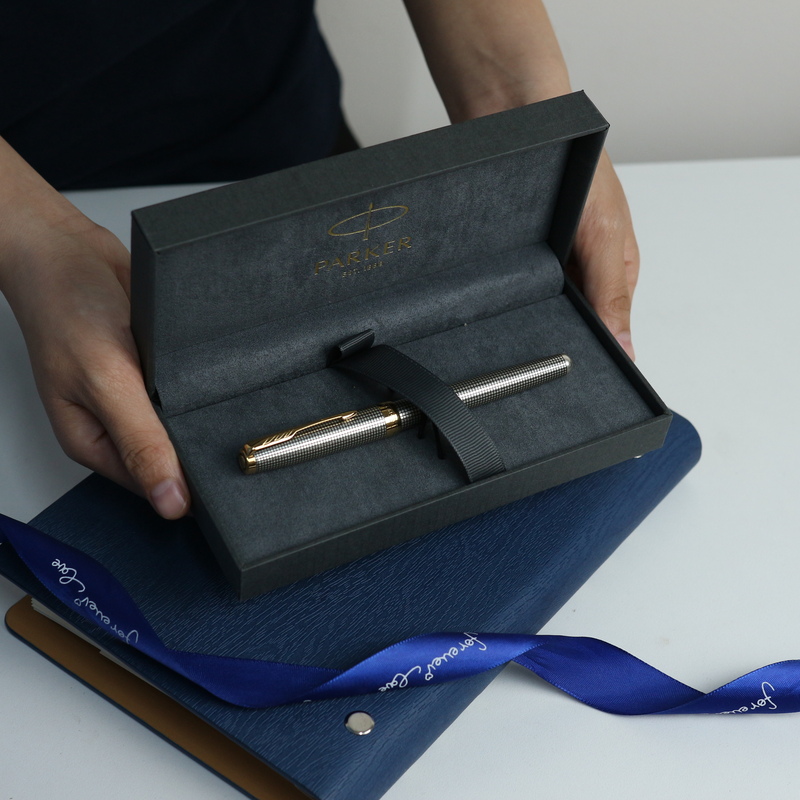 Ý nghĩa quà tặng bút ký – Món quà tinh tế, sang trọng và đẳng cấp 3 Quà tặng lãnh đạo, sếp