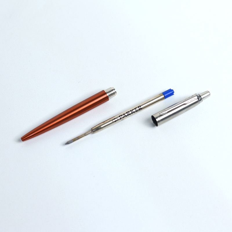 Cách bảo quản bút ký Parker đúng chuẩn đảm bảo bút luôn bền đẹp 3 Thay ruột bút Parker – Yếu tố quan trọng trong bảo dưỡng